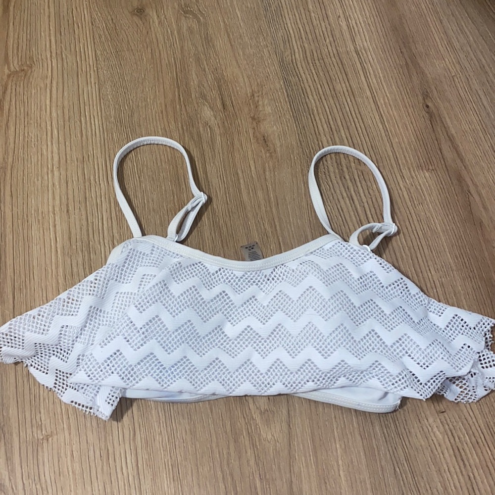 Skinny Dip by Melissa high coverage bathing suit top. Size US S.